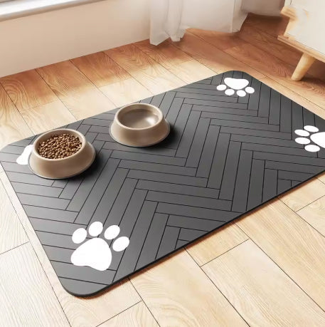 Tapis absorbant sous-gamelle pour chien microfibre